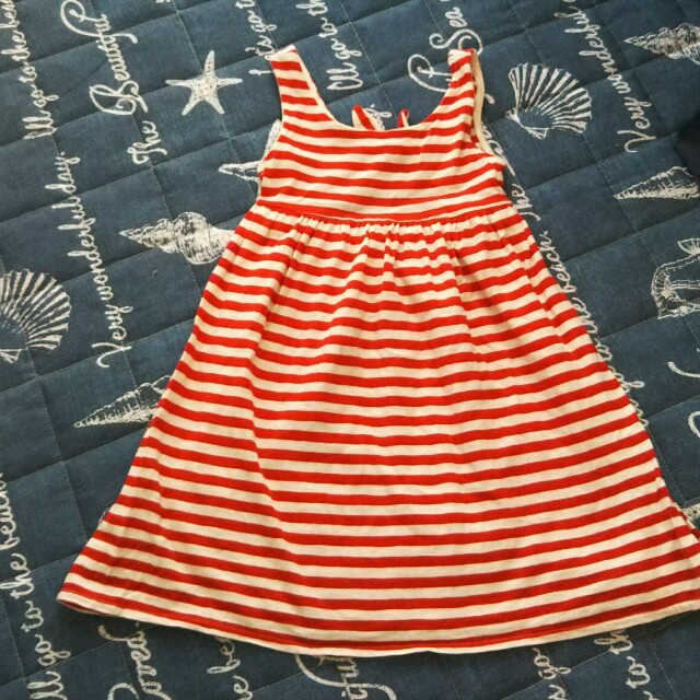 babyGAP(ベビーギャップ)のbabyGAP マリンボーダーワンピース🎵 キッズ/ベビー/マタニティのキッズ服女の子用(90cm~)(ワンピース)の商品写真