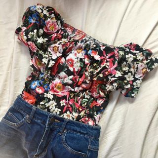 ザラ(ZARA)のZARA ♡ 花柄オフショルダー(シャツ/ブラウス(半袖/袖なし))