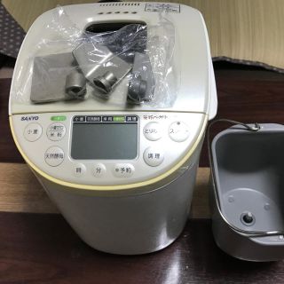 サンヨー(SANYO)の専用！電源確認のみしました。ホームベーカリー サンヨーSPM-KP1(ホームベーカリー)