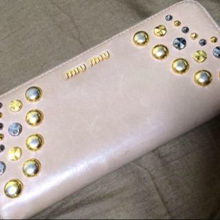 ミュウミュウ(miumiu)のmiumiu スタッズ財布 1万値下げ(財布)