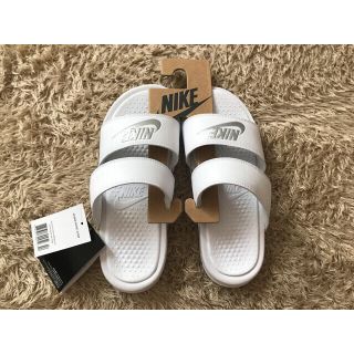 ナイキ(NIKE)のNIKE BENASSI DUO(サンダル)