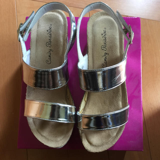シルバーサンダル レディースの靴/シューズ(サンダル)の商品写真