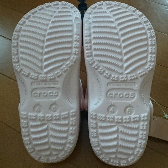 crocs(クロックス)のcrocs  最終お値下げ^/^ レディースの靴/シューズ(サンダル)の商品写真