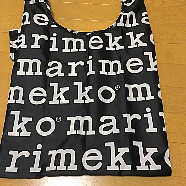 marimekko(マリメッコ)のマリメッコエコバック  ブラック レディースのバッグ(エコバッグ)の商品写真