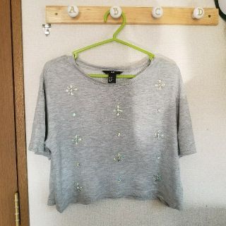 エイチアンドエム(H&M)のH&M　ビジュートップス(カットソー(半袖/袖なし))