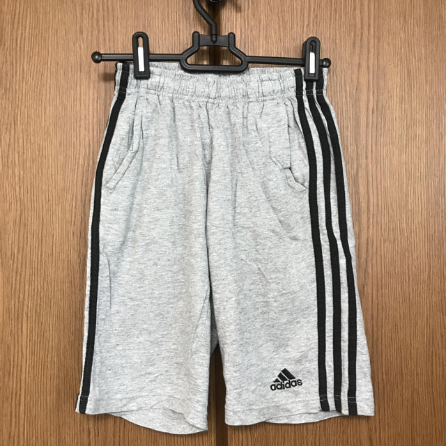 adidas(アディダス)の347さん専用♡adidas☆アディダス☆ハーフパンツ キッズ/ベビー/マタニティのキッズ服男の子用(90cm~)(パンツ/スパッツ)の商品写真