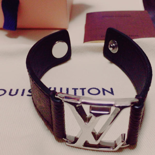 LOUIS VUITTON(ルイヴィトン)のLOUISVUITTON ブレスレット メンズのアクセサリー(ブレスレット)の商品写真