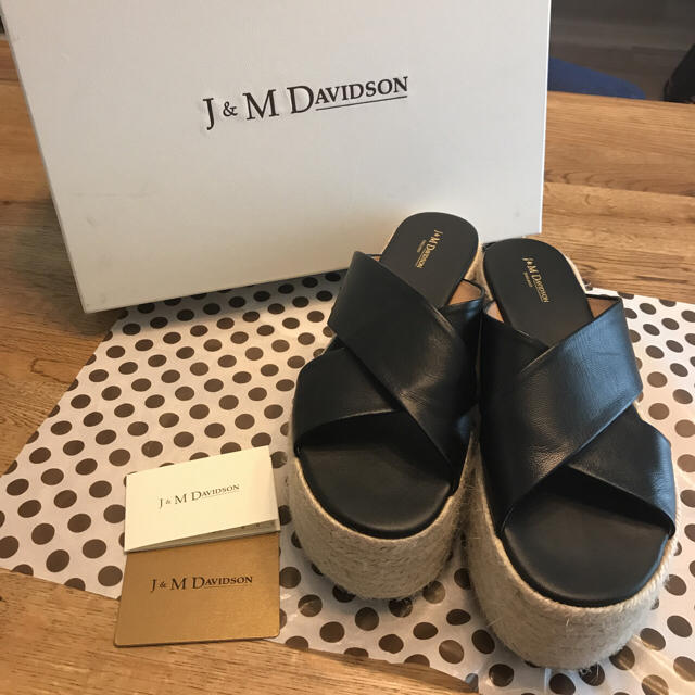 J&M DAVIDSON(ジェイアンドエムデヴィッドソン)の厚底サンダル レディースの靴/シューズ(サンダル)の商品写真