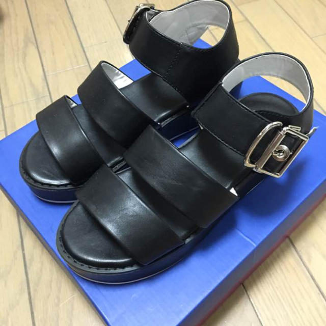 JEANASIS(ジーナシス)のアツゾコベルトサンダル レディースの靴/シューズ(サンダル)の商品写真