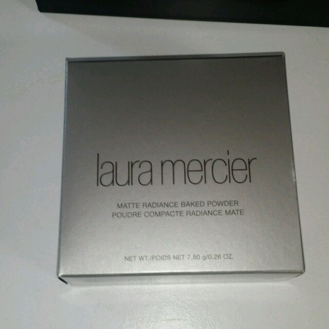 laura mercier(ローラメルシエ)の☆美品☆ローラメルシエ　マットラディアンス　ハイライト　01 コスメ/美容のベースメイク/化粧品(フェイスカラー)の商品写真