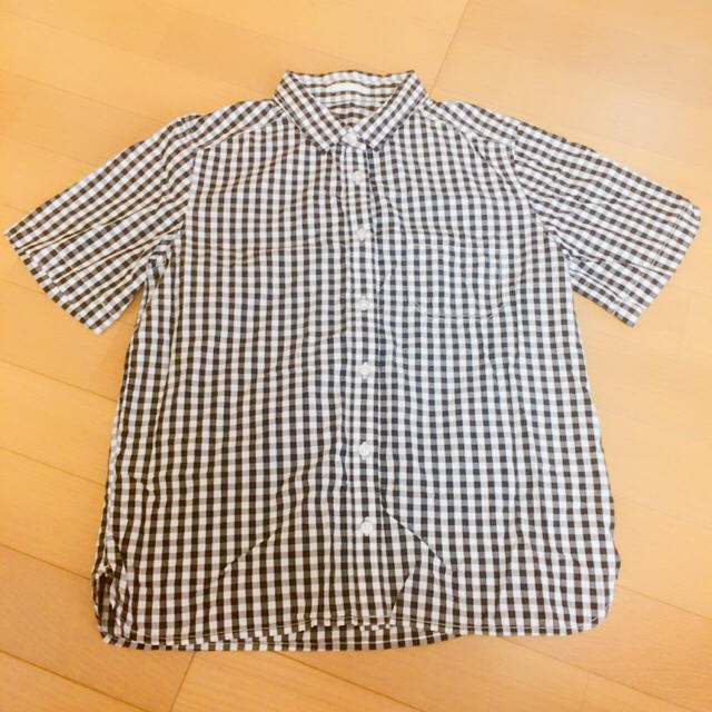 GU(ジーユー)のGU チェックシャツ 半袖  黒×白 レディースのトップス(シャツ/ブラウス(半袖/袖なし))の商品写真