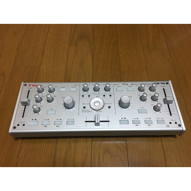 VESTAX VCM-100 楽器のDJ機器(DJミキサー)の商品写真