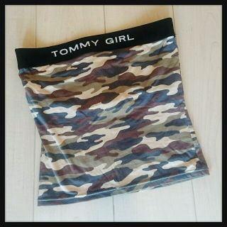 トミーガール(tommy girl)のTOMMY GIRL♡迷彩柄ベアトップ新品(ベアトップ/チューブトップ)