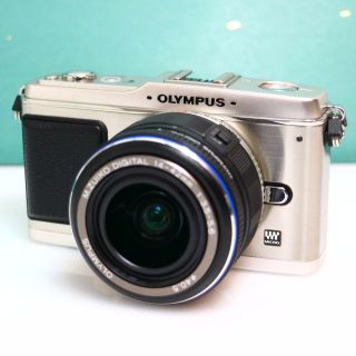 オリンパス(OLYMPUS)の♪ WiFiSD付ですぐに使える♪ オリンパス PEN E-P1♪(デジタル一眼)