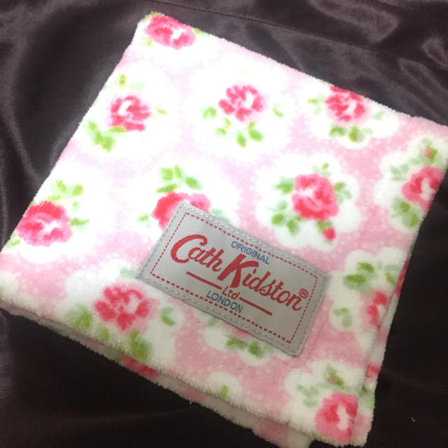 Cath Kidston(キャスキッドソン)の★なみ★様専用！！ cath kidston タオル ハンカチ レディースのファッション小物(ハンカチ)の商品写真