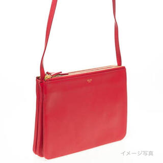 セリーヌ(celine)の【値下げしました】CELINE トリオ 赤(ショルダーバッグ)