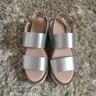 ザラ(ZARA)の【新品】ZARA サンダル(サンダル)