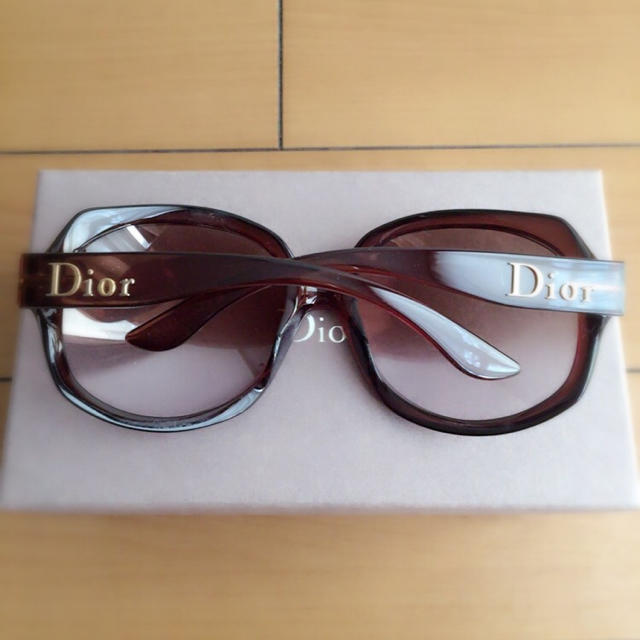 Christian Dior(クリスチャンディオール)の【超美品✨】Dior サングラス レディースのファッション小物(サングラス/メガネ)の商品写真