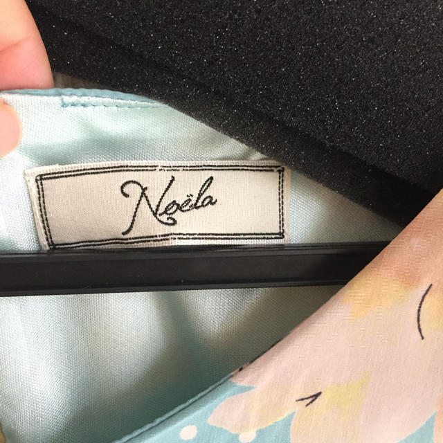 Noela(ノエラ)の美品 ノエラ ワンピース レディースのワンピース(ひざ丈ワンピース)の商品写真