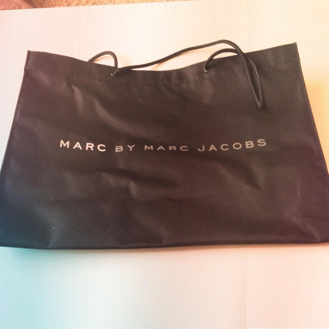 MARC JACOBS(マークジェイコブス)のMARC❤肩掛けbag レディースのバッグ(トートバッグ)の商品写真