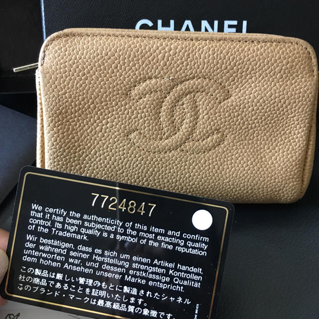 CHANEL(シャネル)の確実本物 CHANEL キャビアスキン ミニポーチ ベージュ シャネル レディースのファッション小物(ポーチ)の商品写真