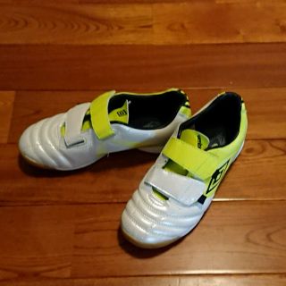 アンブロ(UMBRO)のumbro☆室内用ｼｭｰｽﾞ☆ﾌｯﾄｻﾙ☆size→20㎝(スニーカー)