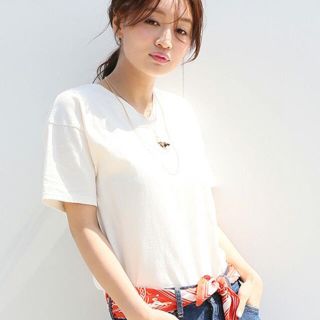 ローリーズファーム(LOWRYS FARM)の❁新品未使用 LOWRYS FARM カリフォルニアVネックTシャツ❁(Tシャツ(半袖/袖なし))