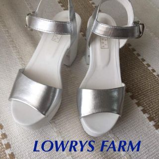 ローリーズファーム(LOWRYS FARM)のローリーズファーム✳️Sサイズ シルバー ストラップ 厚底サンダル(サンダル)