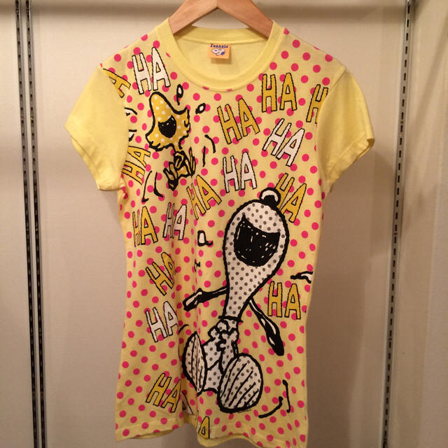PEANUTS(ピーナッツ)の新品 未使用 peanuts ウッドストック Tシャツ 総柄 レディースのトップス(Tシャツ(半袖/袖なし))の商品写真