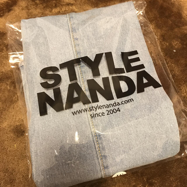 STYLENANDA(スタイルナンダ)の新品！スタイルナンダ  カットオフスリットデニムスカート STYLE NANDA レディースのスカート(ロングスカート)の商品写真