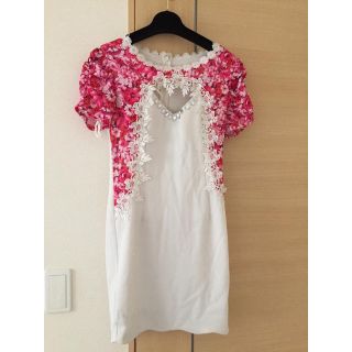 デイジーストア(dazzy store)の花柄胸元開きセクシーミニドレス(ナイトドレス)