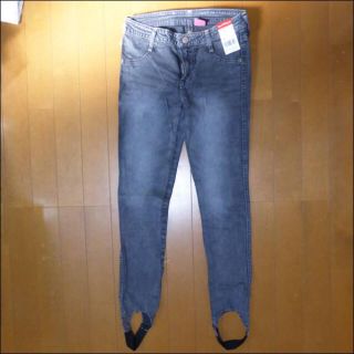 リーバイス(Levi's)の☆新品　リーバイス　LEVIS　デニムレギンス　ブラックデニム　Ｓ　　(デニム/ジーンズ)