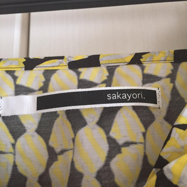 すぐ発送可能! 未使用【sakayori.】サカヨリ ブラウス (38) 黄色
