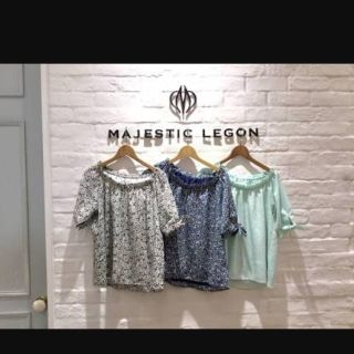 マジェスティックレゴン(MAJESTIC LEGON)のマジェスティックレゴン新品未使用ボタニカル小花柄ギャザーブラウス(シャツ/ブラウス(半袖/袖なし))