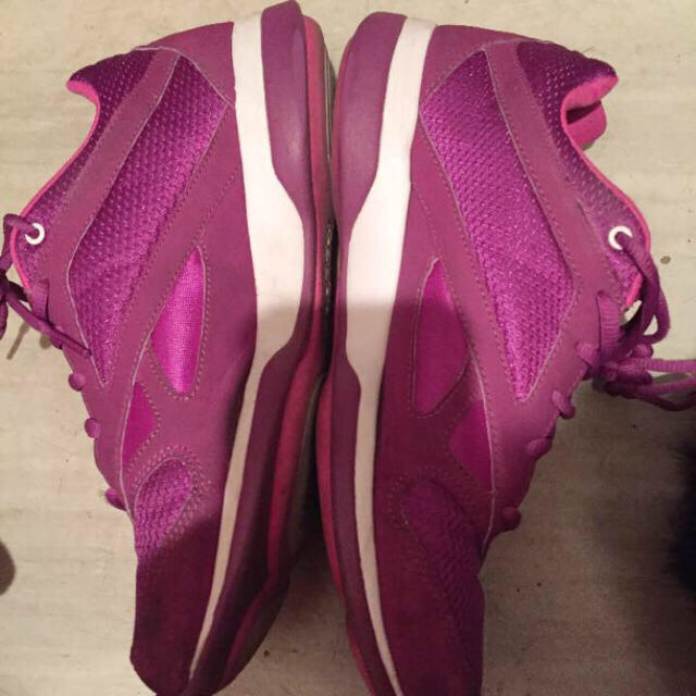 Reebok(リーボック)のリーボック イージートーン 24.5 ウォーキングシューズ 紫 パープル ピンク レディースの靴/シューズ(スニーカー)の商品写真