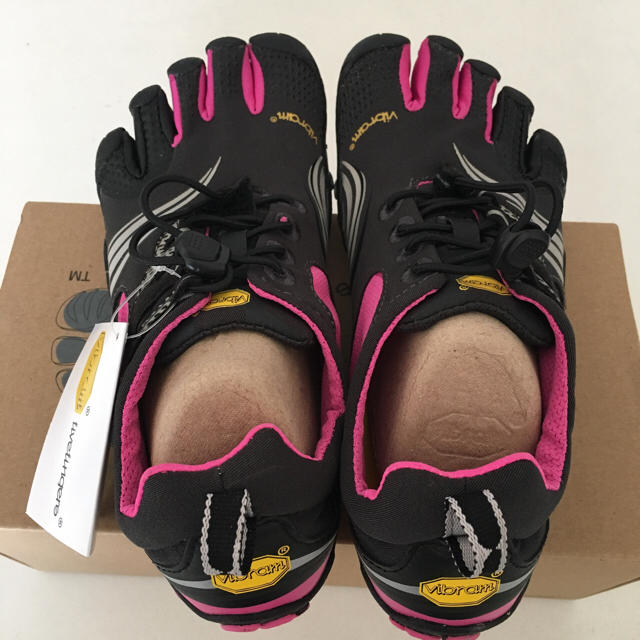 vibram(ビブラム)のVibram FiveFingers/W37(23.2cm) レディースの靴/シューズ(スニーカー)の商品写真