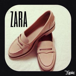 ザラ(ZARA)のzara  エナメルローファー(ローファー/革靴)