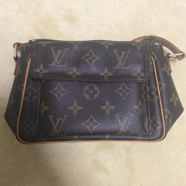 LOUIS VUITTON ショルダーバッグ