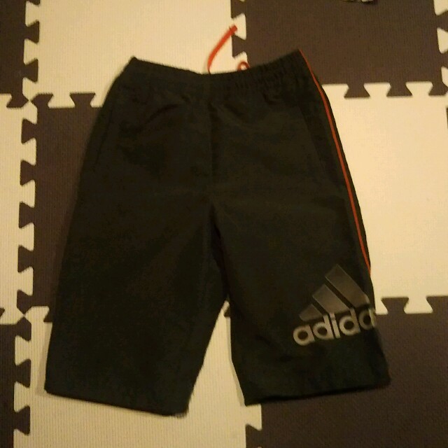 adidas(アディダス)の運動用  ハーフパンツ キッズ/ベビー/マタニティのキッズ服男の子用(90cm~)(パンツ/スパッツ)の商品写真