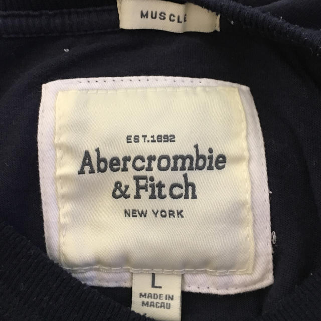 Abercrombie&Fitch(アバクロンビーアンドフィッチ)の人気❣️アバクロンビー&フィッチ✨刺繍ロゴTシャツ👕 メンズのトップス(Tシャツ/カットソー(半袖/袖なし))の商品写真