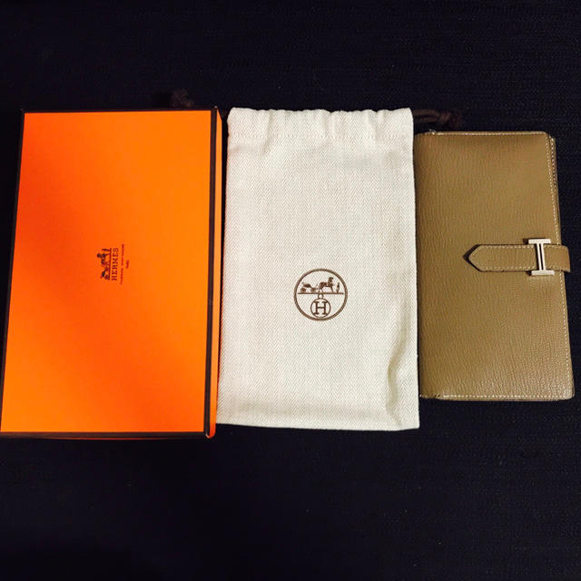 Hermes(エルメス)の値下げ✨エルメスベアンスフレエトゥープ メンズのファッション小物(長財布)の商品写真