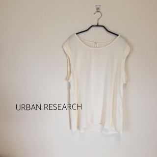 アーバンリサーチ(URBAN RESEARCH)の専用！アーバンリサーチ ソデネジレレーヨンタンク(シャツ/ブラウス(半袖/袖なし))