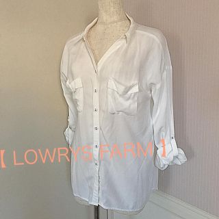 ローリーズファーム(LOWRYS FARM)の【LOWRYS FARM】テロンとした柔らかい素材☆腕ロールアップ可！白シャツ(シャツ/ブラウス(長袖/七分))