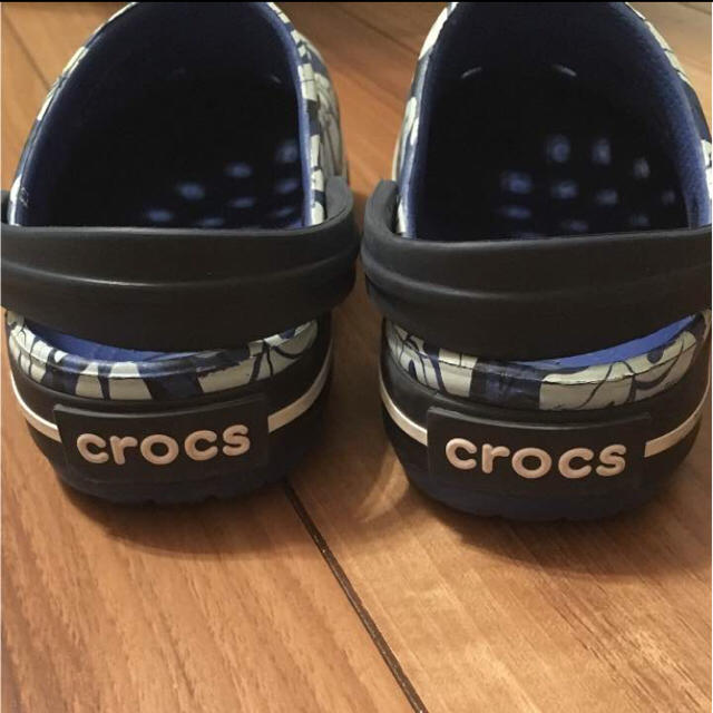 crocs(クロックス)のMIKIさま専用 クロックス c10-11 キッズ/ベビー/マタニティのキッズ靴/シューズ(15cm~)(サンダル)の商品写真