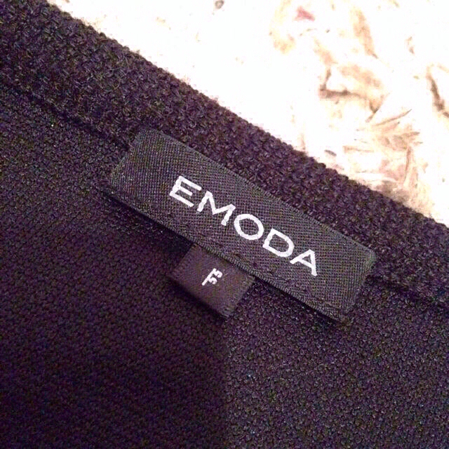 EMODA(エモダ)の今だけg.w価格！クロップドトップス レディースのトップス(カットソー(半袖/袖なし))の商品写真