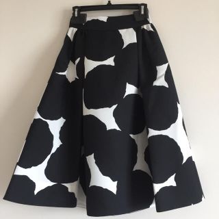 ケイトスペードニューヨーク(kate spade new york)の☆新品未使用品☆ 榮倉奈々さんドラマ着用 ドット柄 スカート(ロングスカート)