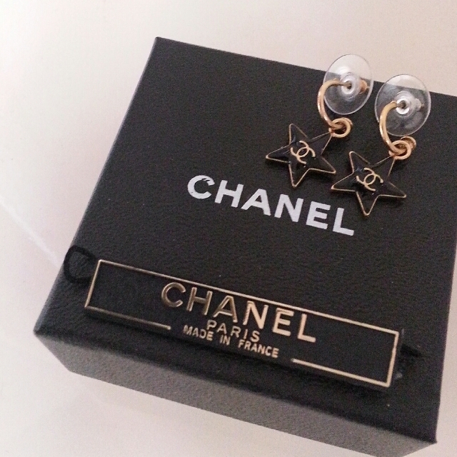 CHANEL(シャネル)のCHANEL♡ピアス レディースのアクセサリー(ピアス)の商品写真