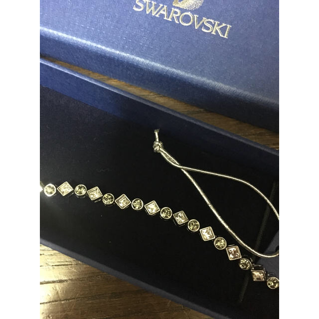 SWAROVSKI(スワロフスキー)のスワロフスキー ブレスレット レディースのアクセサリー(ブレスレット/バングル)の商品写真