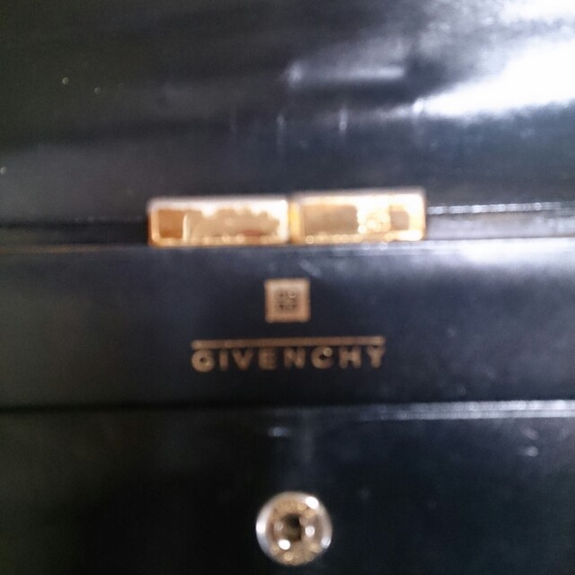 GIVENCHY 財布 2