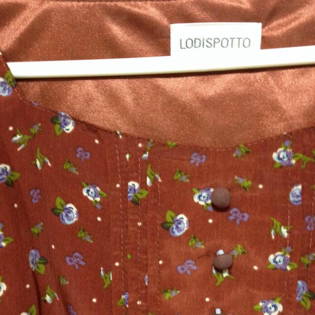 LODISPOTTO(ロディスポット)の花柄ワンピ♡週末限定値下げ中 レディースのワンピース(ひざ丈ワンピース)の商品写真